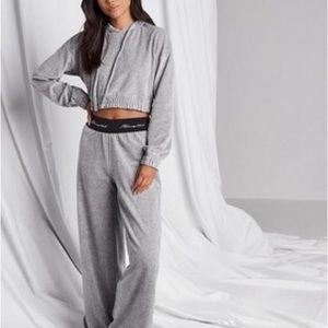 RIBBED VELOUR LOUNGE HOODIE
GREY